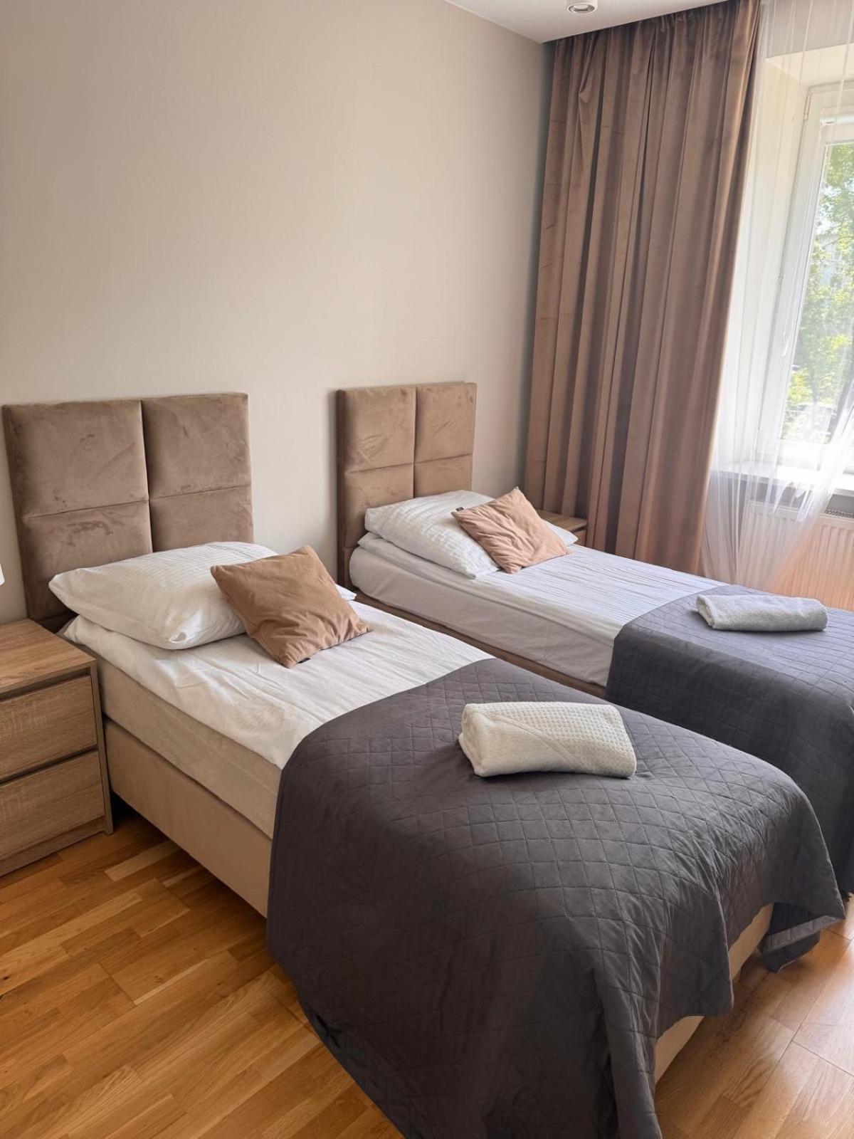 Family & Business Elegant Apartments Ul Astronautow Centrum Downtown - 3 Bedroom, Parking Kielce Kültér fotó