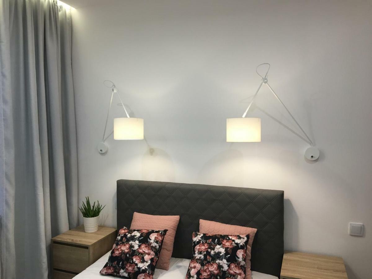 Family & Business Elegant Apartments Ul Astronautow Centrum Downtown - 3 Bedroom, Parking Kielce Kültér fotó