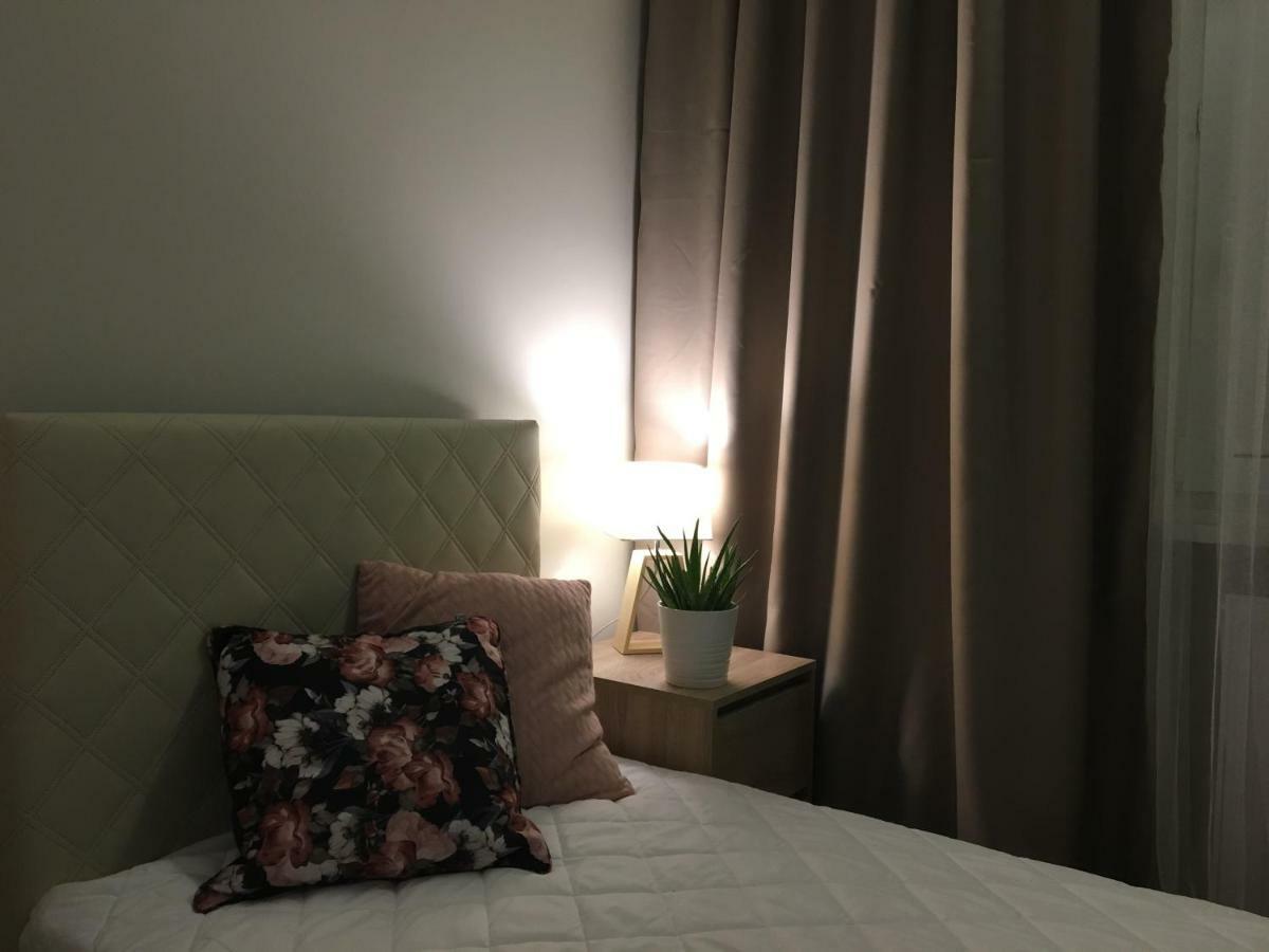 Family & Business Elegant Apartments Ul Astronautow Centrum Downtown - 3 Bedroom, Parking Kielce Kültér fotó