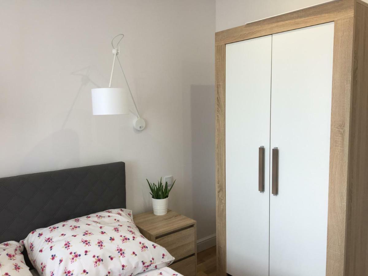 Family & Business Elegant Apartments Ul Astronautow Centrum Downtown - 3 Bedroom, Parking Kielce Kültér fotó