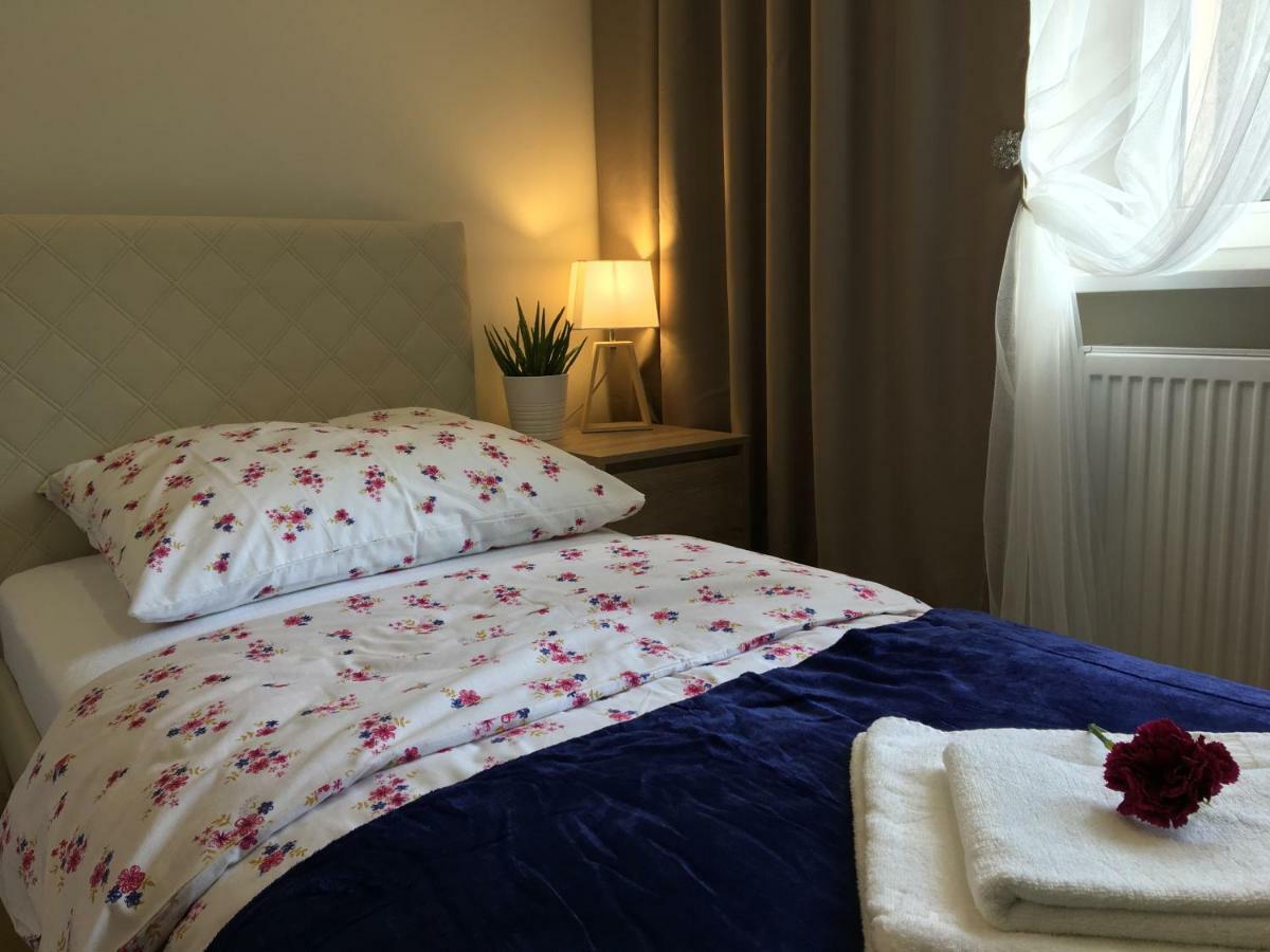 Family & Business Elegant Apartments Ul Astronautow Centrum Downtown - 3 Bedroom, Parking Kielce Kültér fotó