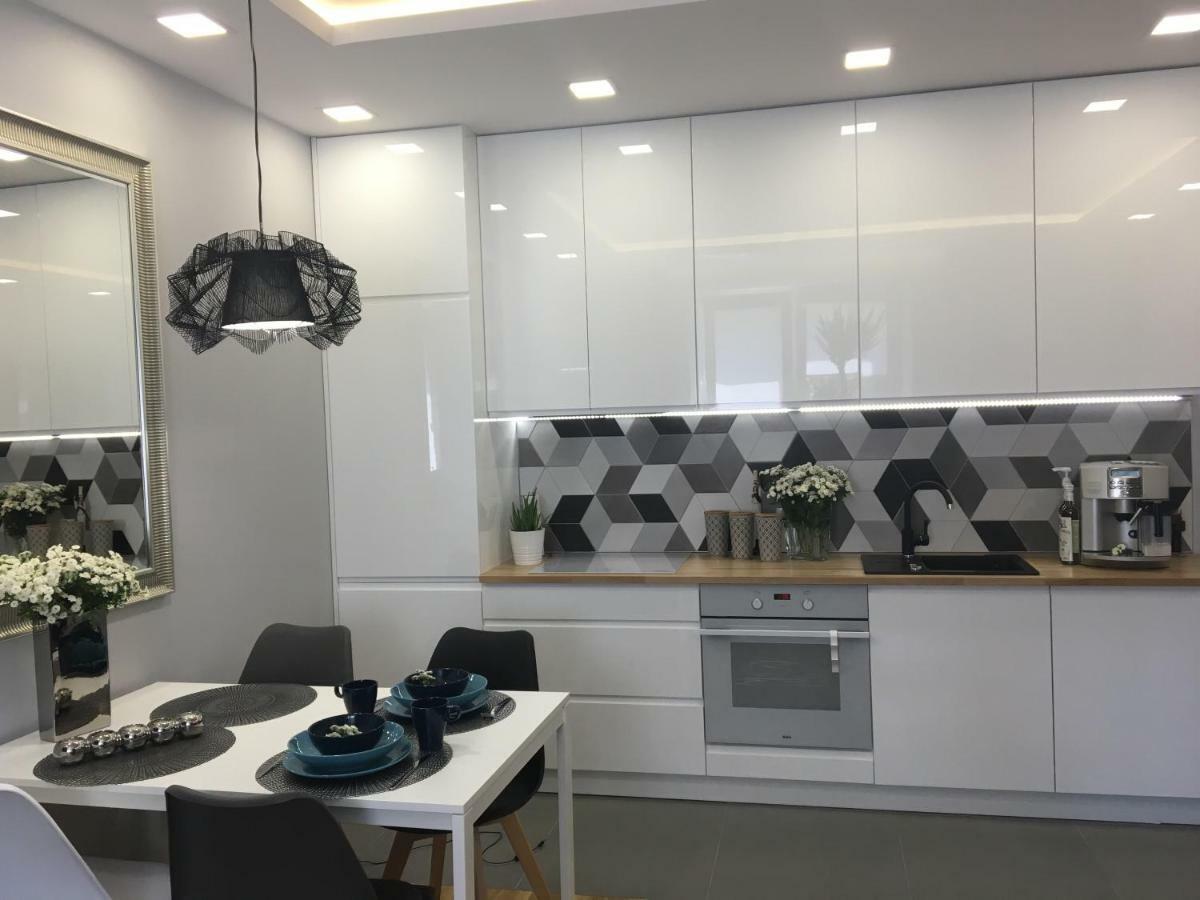Family & Business Elegant Apartments Ul Astronautow Centrum Downtown - 3 Bedroom, Parking Kielce Kültér fotó