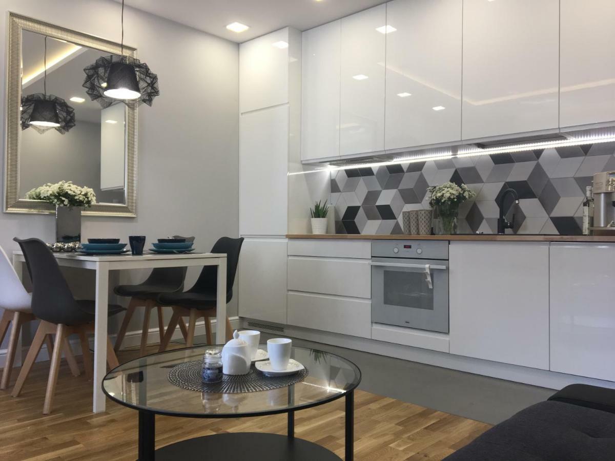 Family & Business Elegant Apartments Ul Astronautow Centrum Downtown - 3 Bedroom, Parking Kielce Kültér fotó