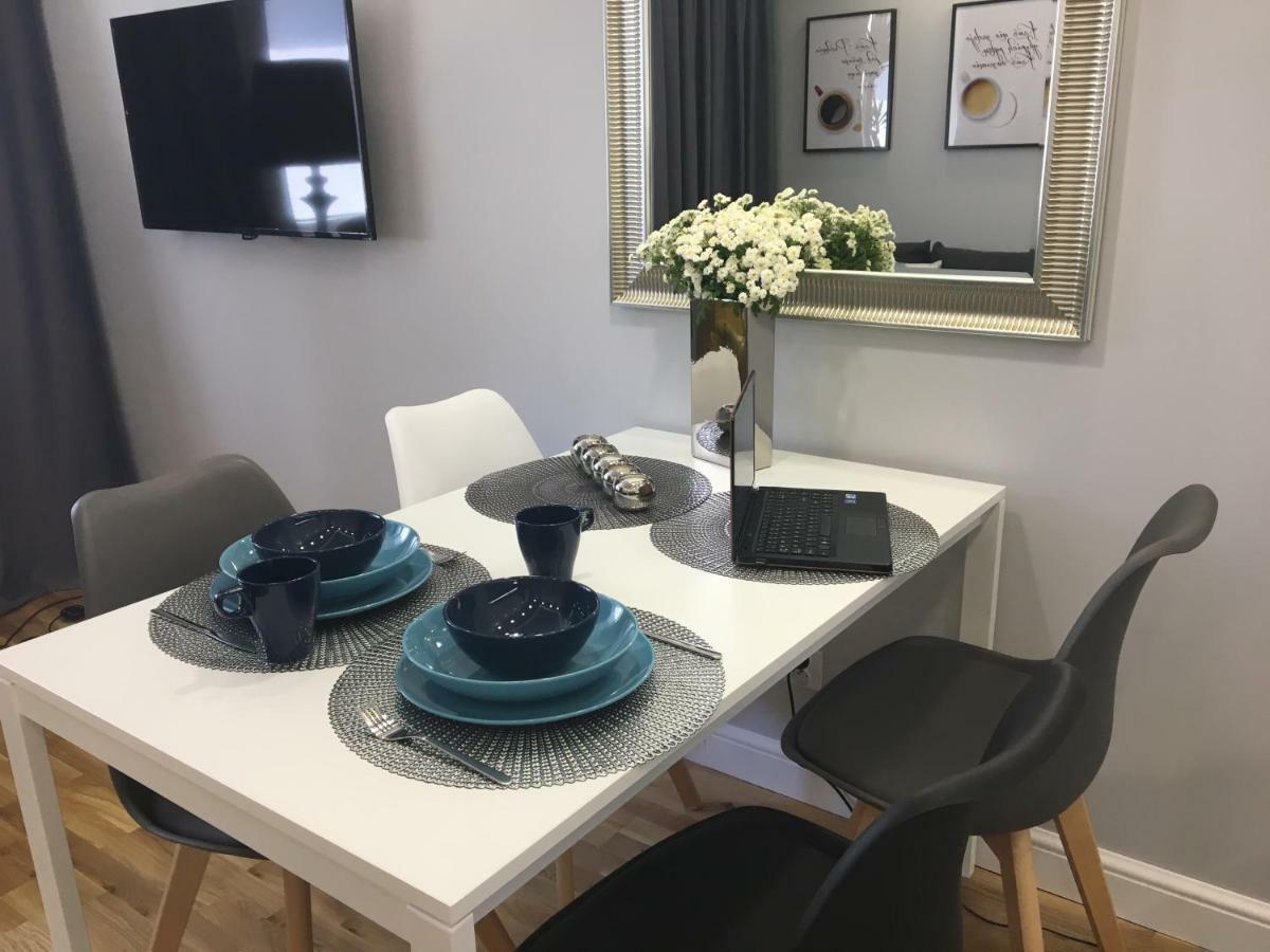 Family & Business Elegant Apartments Ul Astronautow Centrum Downtown - 3 Bedroom, Parking Kielce Kültér fotó