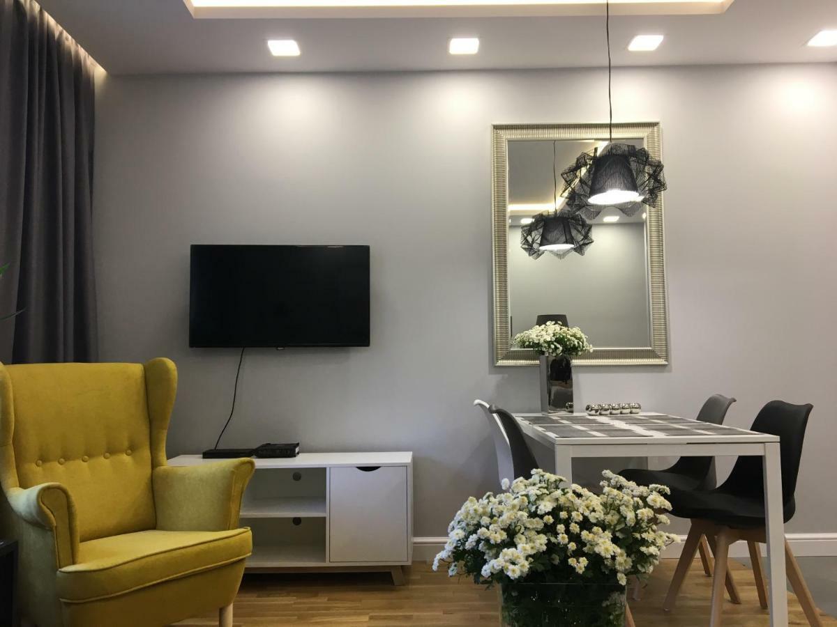 Family & Business Elegant Apartments Ul Astronautow Centrum Downtown - 3 Bedroom, Parking Kielce Kültér fotó