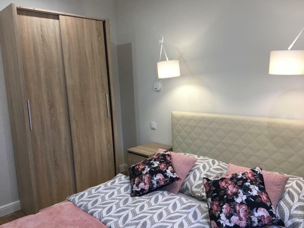 Family & Business Elegant Apartments Ul Astronautow Centrum Downtown - 3 Bedroom, Parking Kielce Kültér fotó